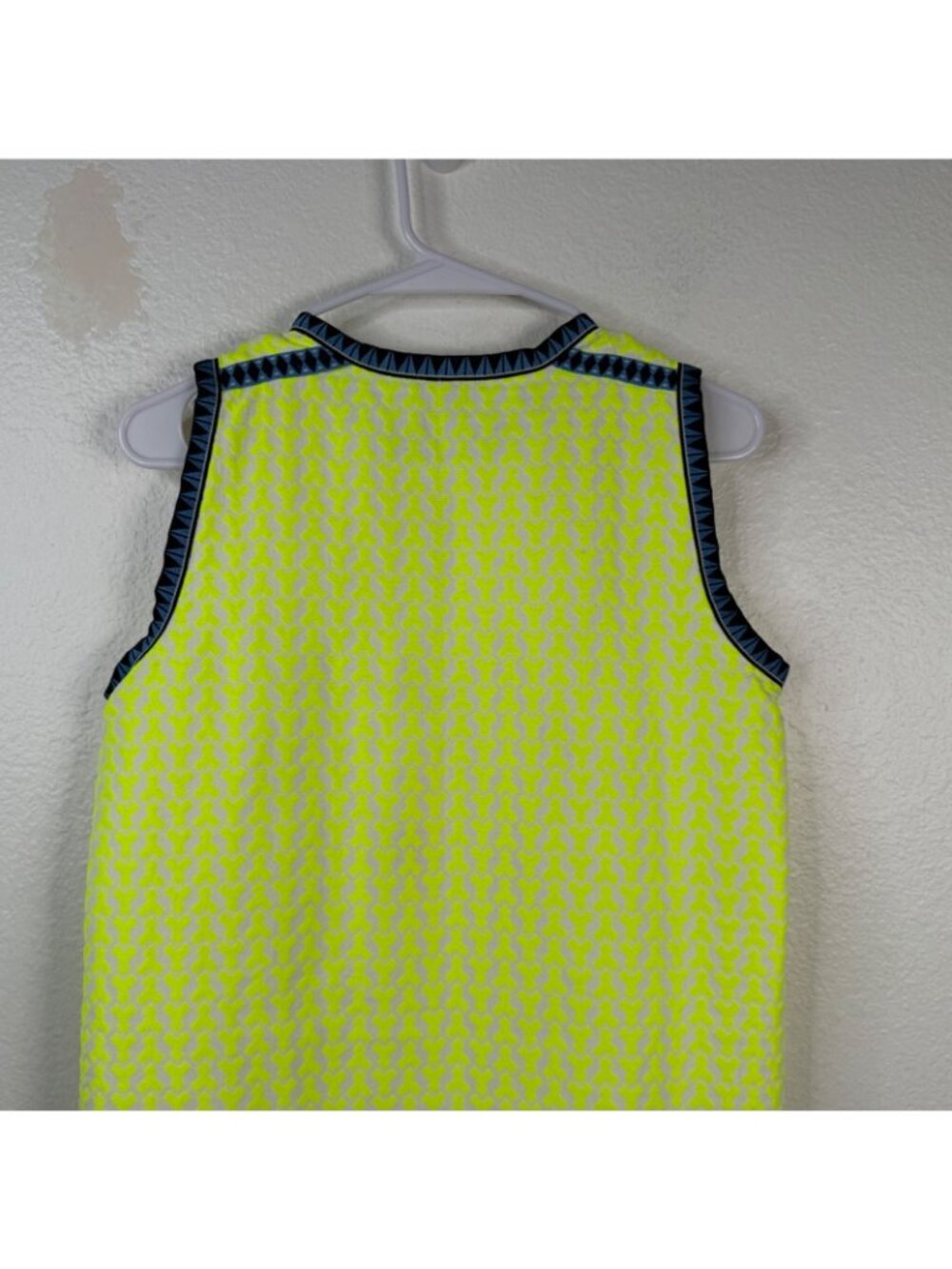 J.CREW Neon Arrow Print Mod Shift Dress Pockets Yellow White Sz 4 Resort Yacht - Picture 9 of 14
